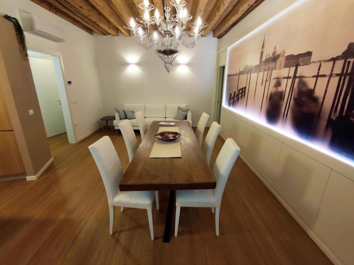 Deluxe 3 Bedroom Flat In Rialto Veneza Exterior foto