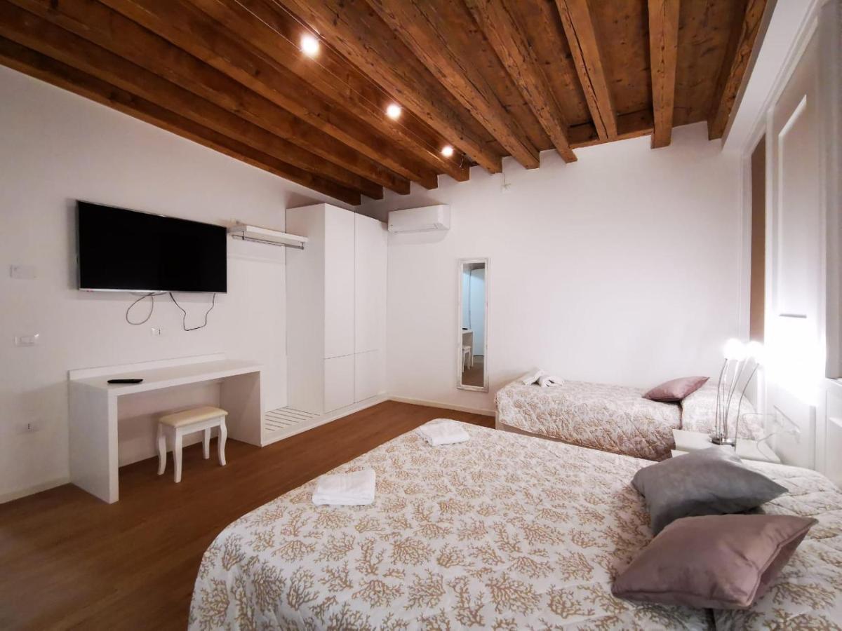 Deluxe 3 Bedroom Flat In Rialto Veneza Exterior foto