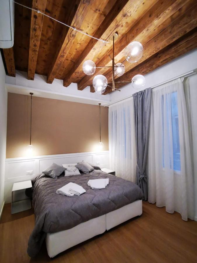 Deluxe 3 Bedroom Flat In Rialto Veneza Exterior foto